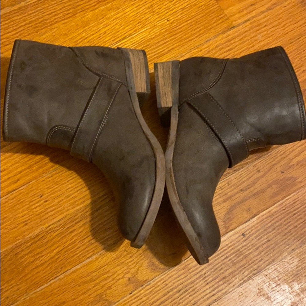 Shi Booties - Picture 2 of 4
